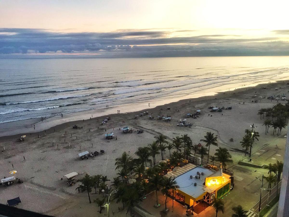 Lindo Apartamento Para Alugar Na Praia Grande Pe Na Areia Frente Ao Mar Apartment Exterior photo